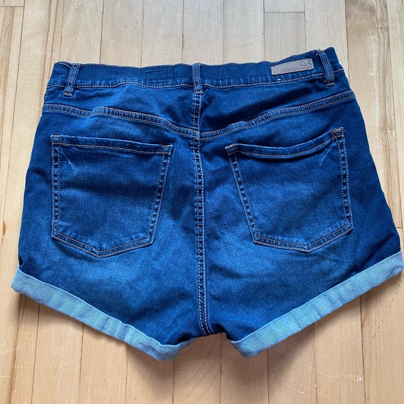 High waisted jegging shorts - Picture 2 of 2